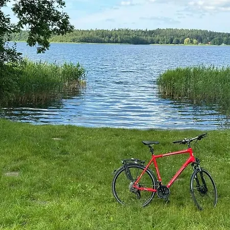 Behagliche 5 Sterne Fewo, See, Sauna, Hund * Krakow am See